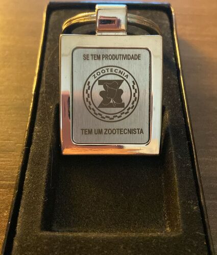 Chaveiro de Metal com Símbolo da Zootecnia Gravado a Laser