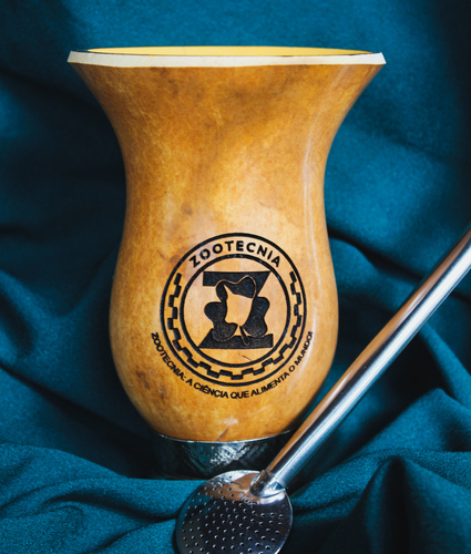 Cuia para Chimarrão +bomba ambas com gravação do símbolo da Zootecnia 