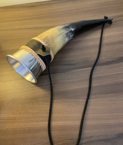 Copo Viking em Chifre de Boi Natural 